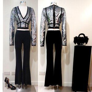 💥SHOWSTOPPER💥GLAM & SEXY Silver Sequin Contrast Trim Top